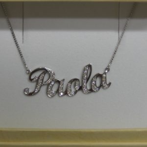 Girocollo con nome in oro bianco e diamanti-2